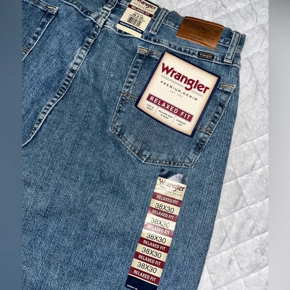 (NWT) Vintage 2008 Wrangler Relaxed Fit Jeans - Picture 2 of 8